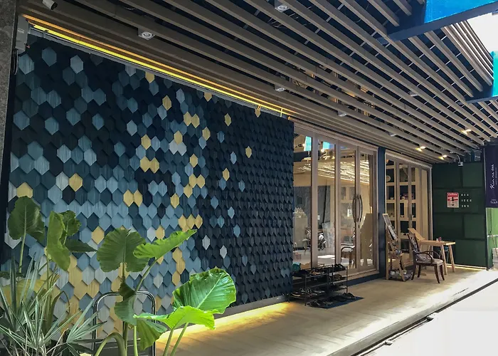 Kinnon Deluxe Hostel Coworking Cafe กรุงเทพมหานคร